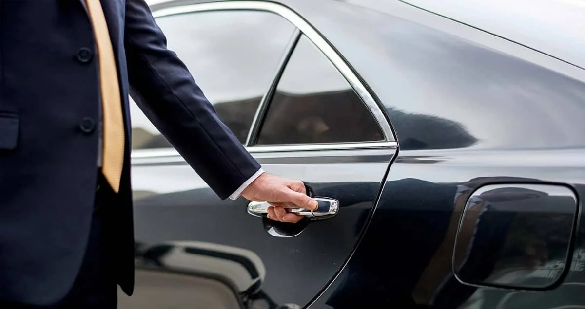 Chauffeur Services Nottingham – Travel Made Smooth and Enjoyable